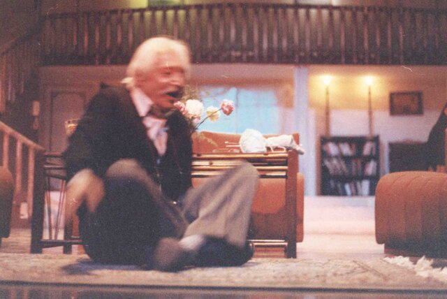 ضیافتی با حضور جمشید مشایخی، گوهر خیراندیش، پرستو گلستانی ، بهروز بقایی و...