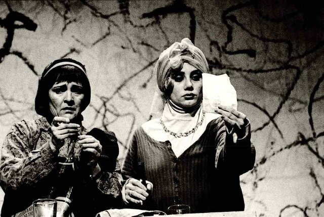 هم افسانه بایگان آمد و هم شازده احتجاب