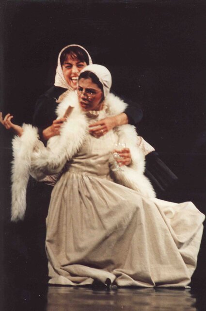 هم افسانه بایگان آمد و هم شازده احتجاب