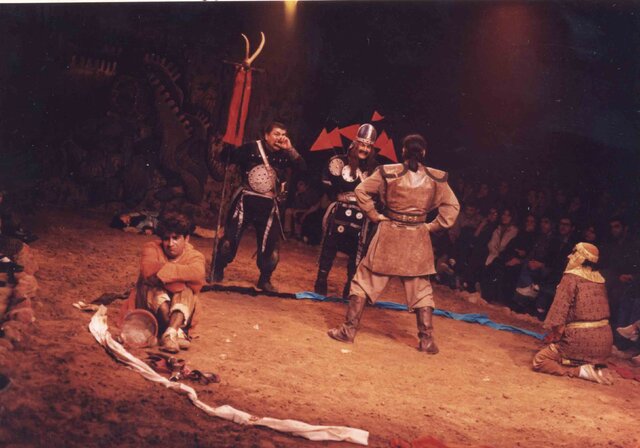 هم افسانه بایگان آمد و هم شازده احتجاب