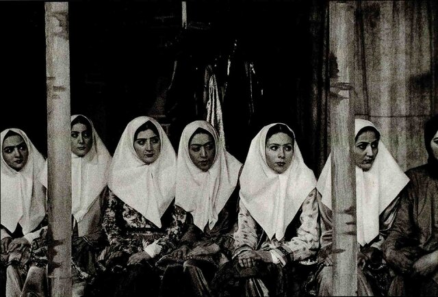 هم افسانه بایگان آمد و هم شازده احتجاب