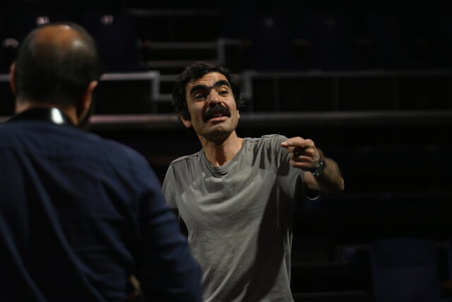 عصبانی نیستم و گلهای هم ندارم!