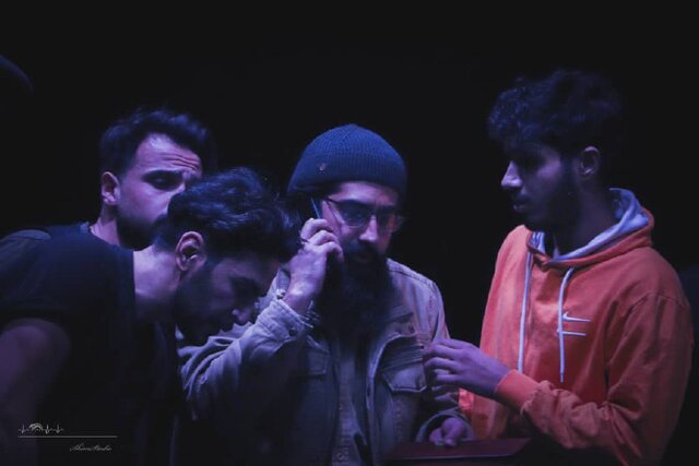 صحنهای برای «مگس»، «گربه نره و روباه مکار« و «افسانه ببر»