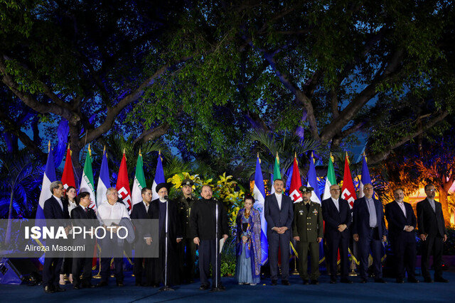 آمریکا میخواست با تحریم ملت ایران را متوقف کند، اما ما تهدیدها را تبدیل به فرصت پیشرفت کردیم آمریکا میخواست با تحریم ملت ایران را متوقف کند، اما ما تهدیدها را تبدیل به فرصت پیشرفت کردیم