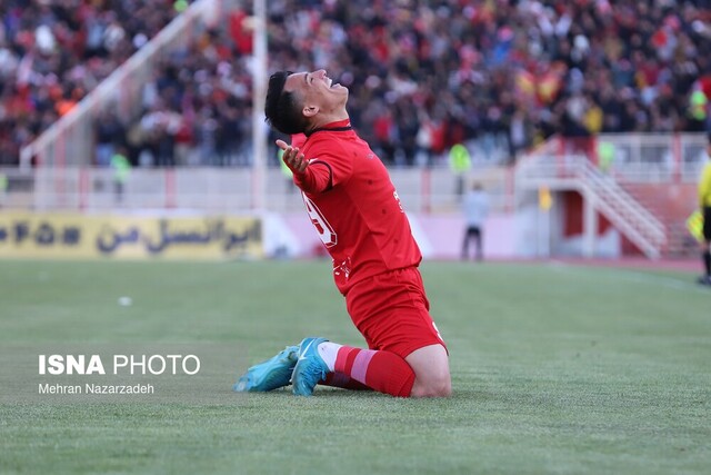 واکنش جالب هواداران تراکتور به اولین پنالتی فصل شاگردان اسکوچیچ واکنش جالب هواداران تراکتور به اولین پنالتی فصل شاگردان اسکوچیچ