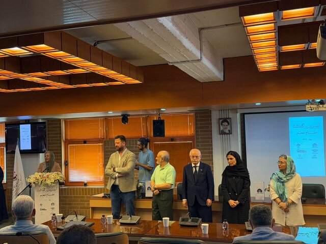 هاکوپیان: در مدیریت صنعت مُد کهنه هستیم / پاسخگوی نیاز جامعه باشیم