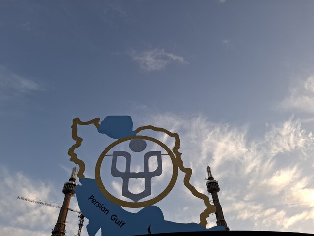 میزبانی نمایشگاه کتاب از ظریف و جلیلی