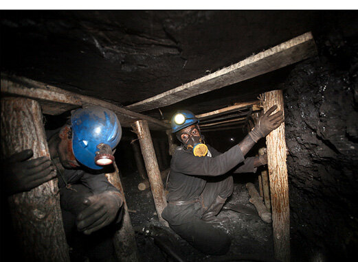 کارگران معدن منتظر خبرهای خوب باشند