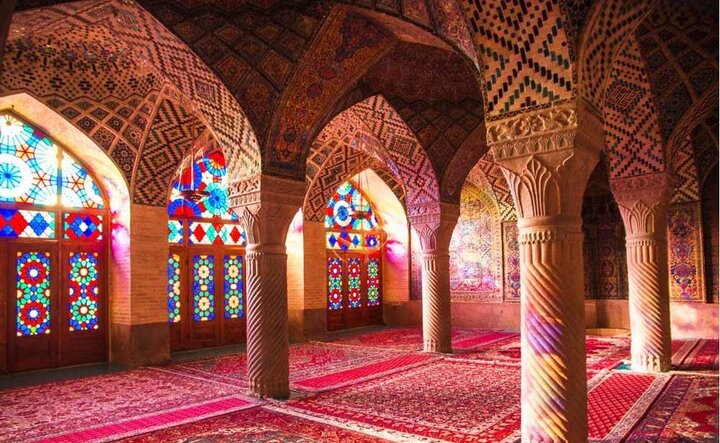 چه بلایی سر فرشهای مسجد نصیرالملک میآید؟