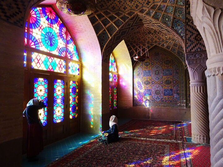 چه بلایی سر فرشهای مسجد نصیرالملک میآید؟