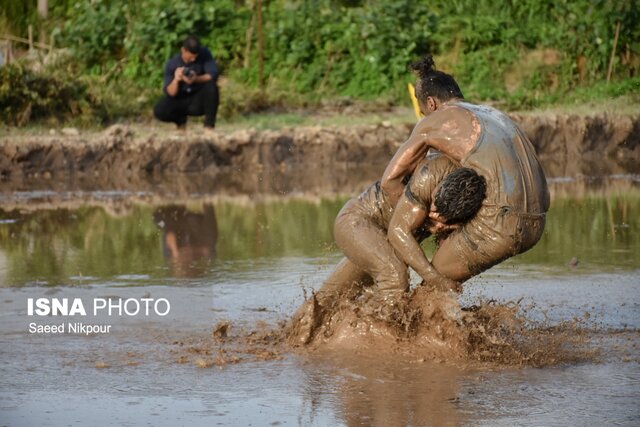 برگزاری جشنواره ورزش های شالیزاری در پارک ساحلی آستانه اشرفیه