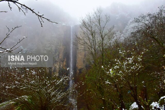 آبشار لاتون؛ شاهکاری از خلقت در آستارا