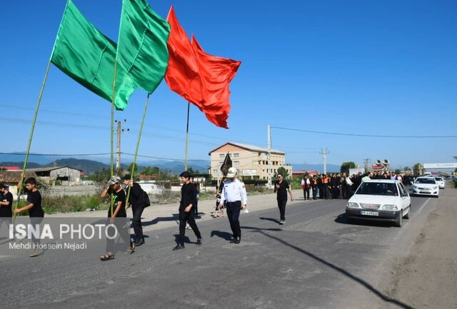 راهپیمایی ۱۰ کیلومتری اربعین حسینی در شهر مرزی آستارا + تصاویر