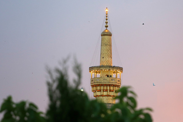 امام رضا (ع) با علم و مهربانی دلهای مسلمانان را به خود جذب کرد امام رضا (ع) با علم و مهربانی دلهای مسلمانان را به خود جذب کرد