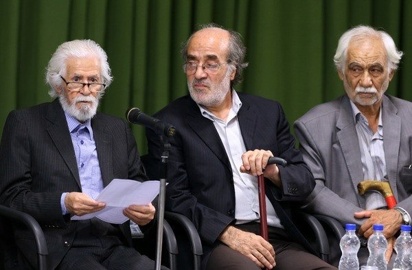 شعرخوانی سبزواری در محضر رهبر انقلاب+فیلم