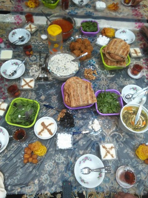 خوردن آشرشته و کلهپاچه برای افطار توصیه نمیشود استانها//افطاری