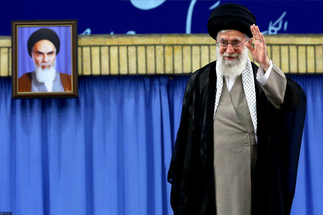 جمعی از مسئولان و مهمانان کنفرانس وحدت اسلامی با رهبر انقلاب دیدار میکنند جمعی از مسئولان و مهمانان کنفرانس وحدت اسلامی با رهبر انقلاب دیدار میکنند