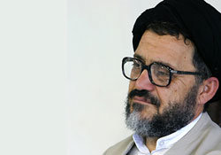 اکرمی: جمهوری اسلامی دربرابر قلدری آمریکا کوتاه نمیآید