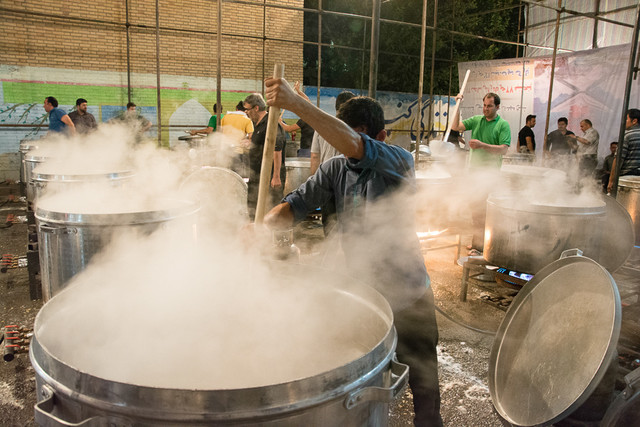 عکس تزیینی است. توصیههای بهداشتی برای تهیه و توزیع نذورات