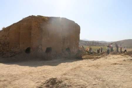 گزارش خسارات زلزله به بازار و اماکن تاریخی زرند به ستاد بحران شهرستان گزارش خسارات زلزله به بازار و اماکن تاریخی زرند به ستاد بحران شهرستان