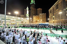 عربستان اجازه اقامه نماز در مسجدالحرام و زیارت بارگاه رسول اکرم (ص) را داد