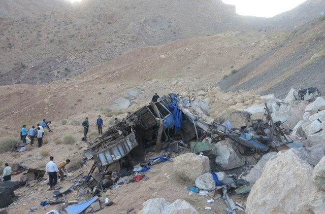 جزئیات جدیدی از حادثه اتوبوس حامل سربازان جزئیات جدیدی از حادثه اتوبوس حامل سربازان