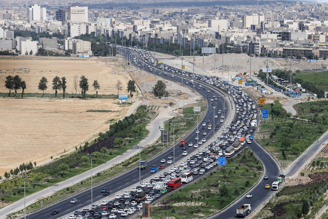 شهرداری برای تامین بودجه خود مجبور به فروش فضای سبز است شهرداری برای تامین بودجه خود مجبور به فروش فضای سبز است
