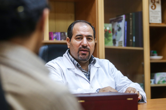 دکتر رضازاده، رییس پژوهشکده گیاهان دارویی جهاد دانشگاهی