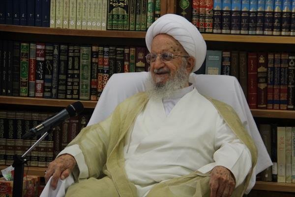 سعودیها با مقدسات اسلامی بازی سیاسی میکنند سعودیها با مقدسات اسلامی بازی سیاسی میکنند