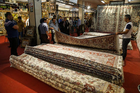 خریدار خارجی، فرش کاشان چینی را به فرش کاشان ایرانی ترجیح می‌دهد