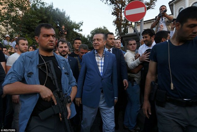 ینیشفق: آمریکا میخواست اردوغان را بکشد! ینیشفق: آمریکا میخواست اردوغان را بکشد!
