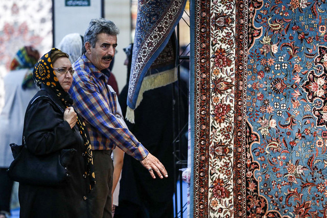 کارت قالیبافان اینترنتی صادر می شود/ مخالف شناسنامه دار کردن فرش نیستیم کارت قالیبافان اینترنتی صادر می شود/ مخالف شناسنامه دار کردن فرش نیستیم