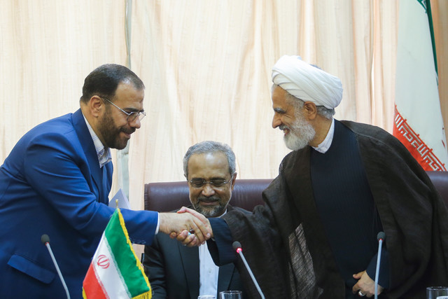 مراسم معارفه معاون پارلمانی رئیس جمهور برگزار شد مراسم معارفه معاون پارلمانی رئیس جمهور برگزار شد