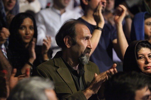 کارگردان ۶۵ سالهای که سختیها را ضربه فنی میکند