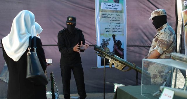 قسام سلاح‌های بکار رفته در جنگ ۵۱ روزه غزه را به نمایش گذاشت