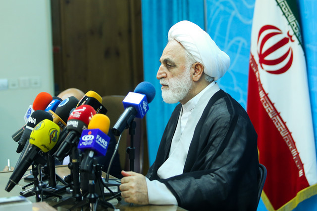 محسنی‌اژه‌ای: کسانی که بگم‌بگم می‌کنند مطلب به درد بخوری ندارند