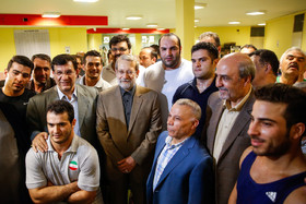 بازدید لاریجانی از اردوی تیم‌های کشتی و وزنه‌برداری