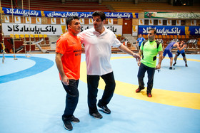 بازدید لاریجانی از اردوی تیم‌های کشتی و وزنه‌برداری