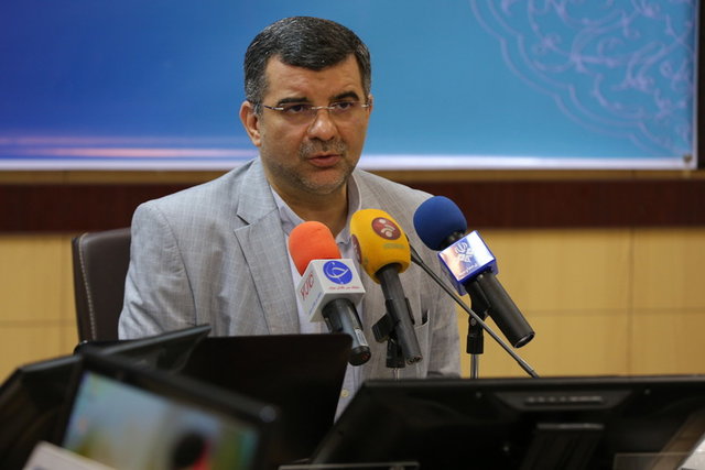 ۴۲ فوتی و مرگ مغزی به دلیل مسمومیت الکلی/خانم 19 ساله، جوانترین فوتی دکتر ایرج حریرچی معاون وزیر بهداشت