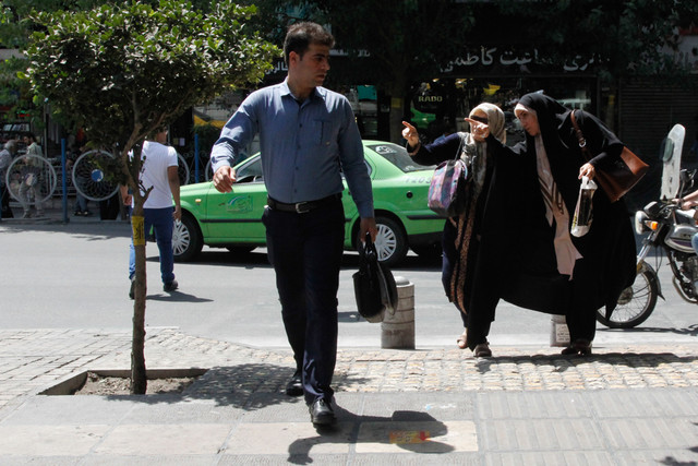 پرسه در خیابانهای تهران 