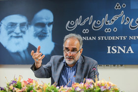 حکیمی‌پور: مردم نمی‌دانند برخی بر چه اساس از طرف آنان سخن می‌گویند