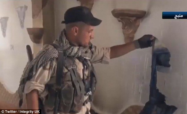 درون مرکز شکنجهگری داعش در منبج
 درون مرکز شکنجهگری داعش در منبج