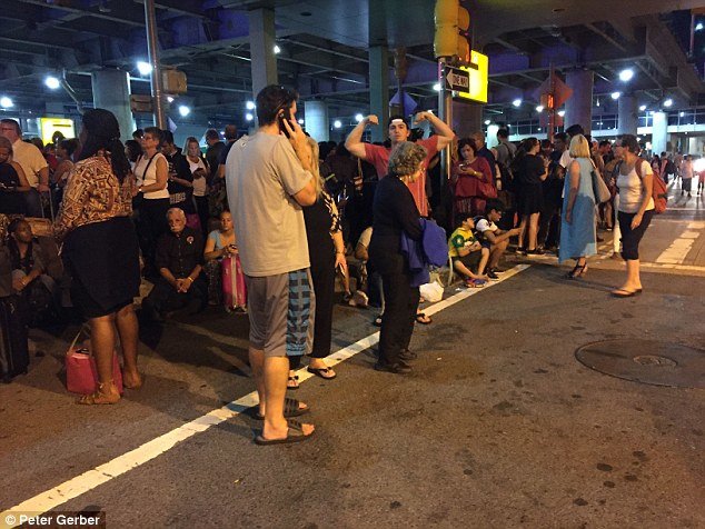 اقدام تازه ترامپ برای مقابله با اقامت بیش از مهلت اعتبار ویزا در آمریکا اقدام تازه ترامپ برای مقابله با اقامت بیش از مهلت اعتبار ویزا در آمریکا