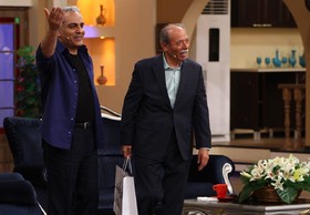 مهران مدیری با علی نصیریان گفت‌وگو می‌کند