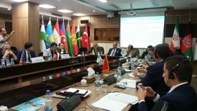 درآمد هر گردشگر خارجی، معادل ۲۵ بشکه نفت است