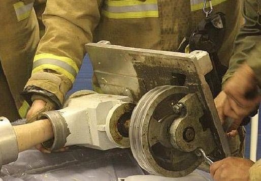 عکس تزئینی است چرخ گوشت انگشتان دختر دو ساله را بلعید