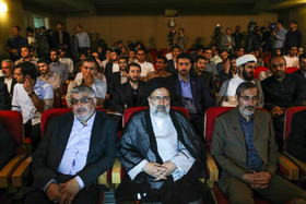 اهدای مدال‌های دانشجویان بسیجیِ المپیادی به مقام معظم رهبری