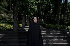فاطمه حسینی ، منتخب مردم تهران ، متولد ۱۳۶۴، دکترای مدیریت مالی  : امیدوارم بتوانیم در جهت ارتقاء جایگاه زنان در جامعه و خانواده، اصلاح نظام مالی کشور و بازگرداندن مجلس به رأس امور قدم برداریم.