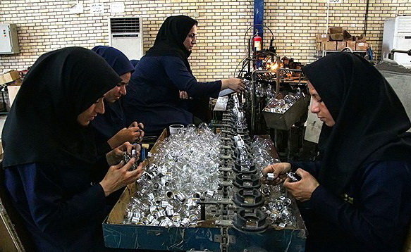 ماندگاری شغل در بخش صنعت بیشتر است ماندگاری شغل در بخش صنعت بیشتر است