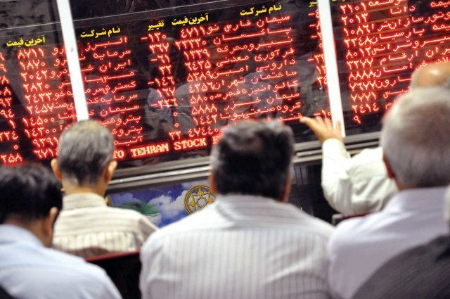بورس در محاصره بازار پول و نوسانات نرخ ارز بورس در محاصره بازار پول و نوسانات نرخ ارز